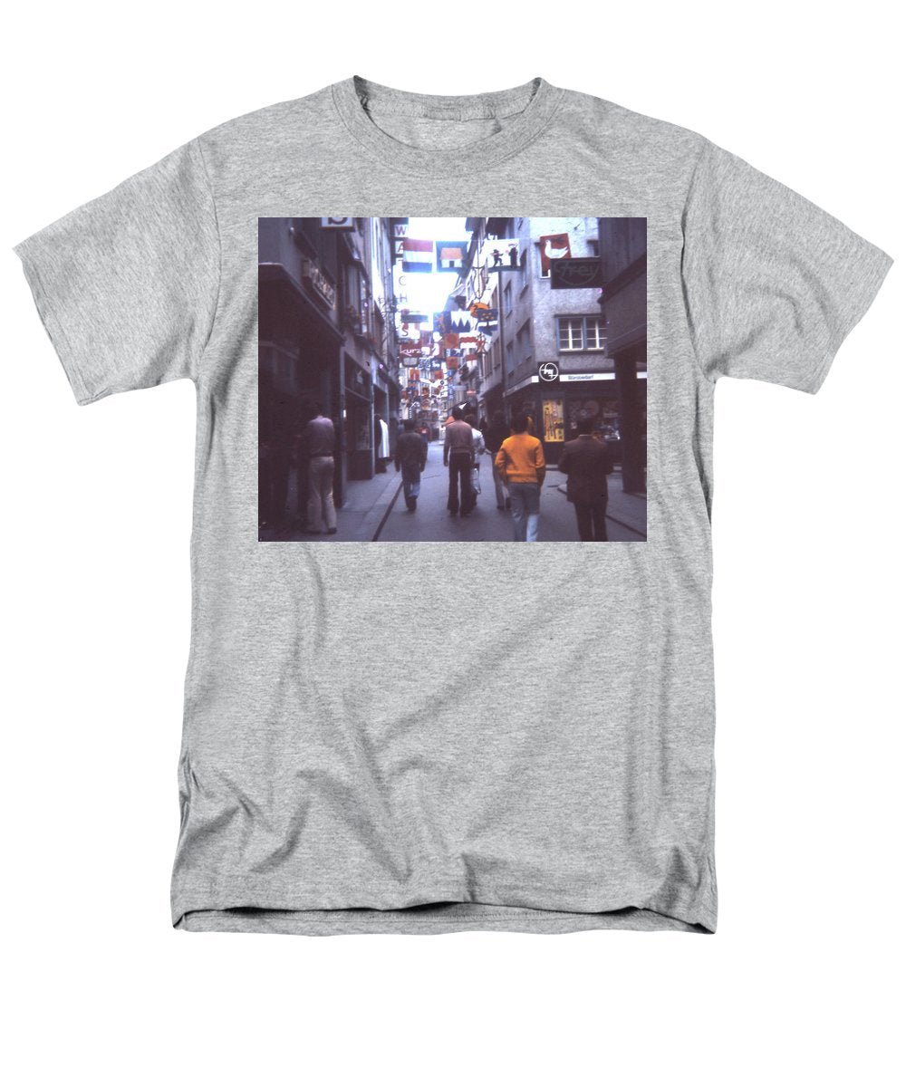 Europe Trip 1973 Number 10 - Men's T-Shirt  (Regular Fit)