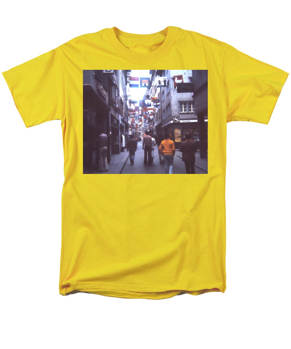Europe Trip 1973 Number 10 - Men's T-Shirt  (Regular Fit)