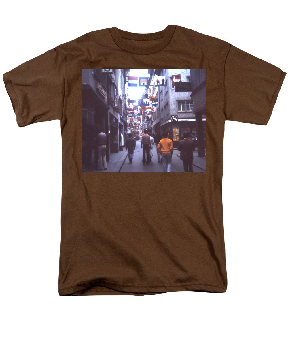 Europe Trip 1973 Number 10 - Men's T-Shirt  (Regular Fit)