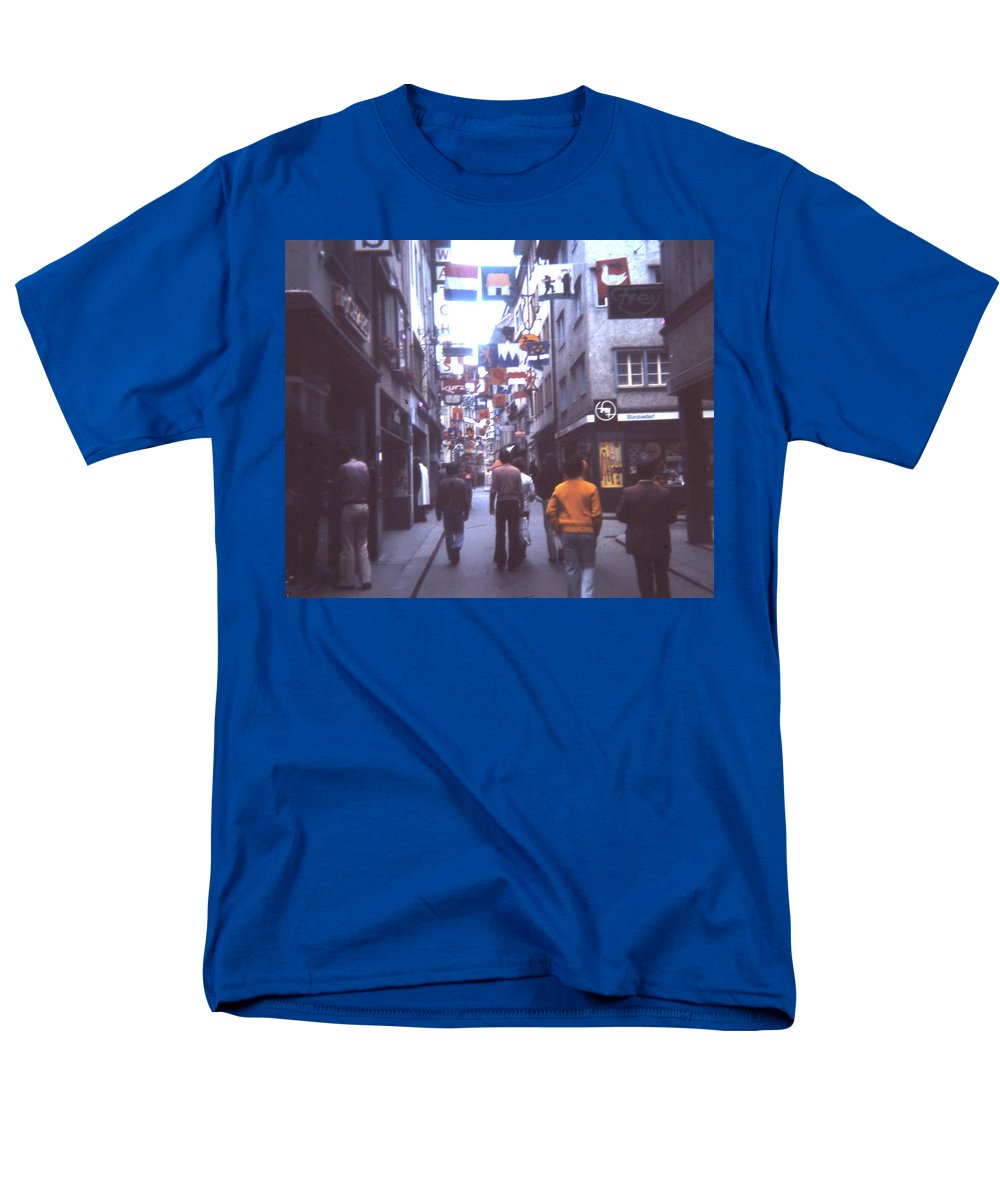 Europe Trip 1973 Number 10 - Men's T-Shirt  (Regular Fit)