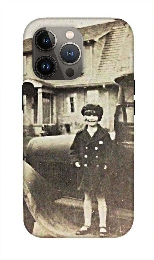 Little 1920s Girl With Car - Phone Case