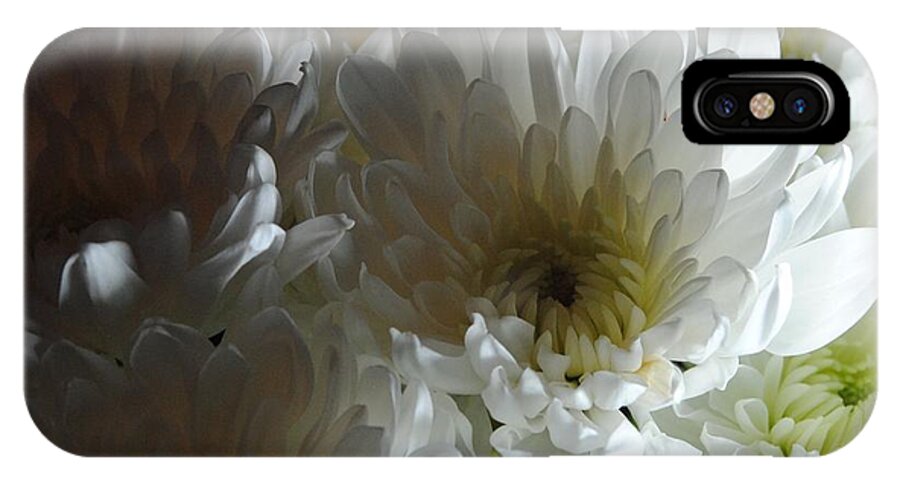 White Chrysanthemum Bouquet - Phone Case