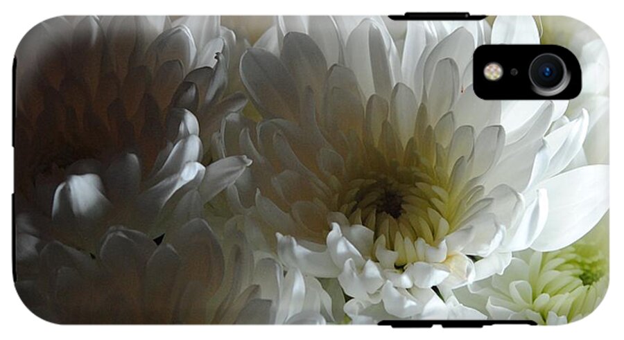 White Chrysanthemum Bouquet - Phone Case