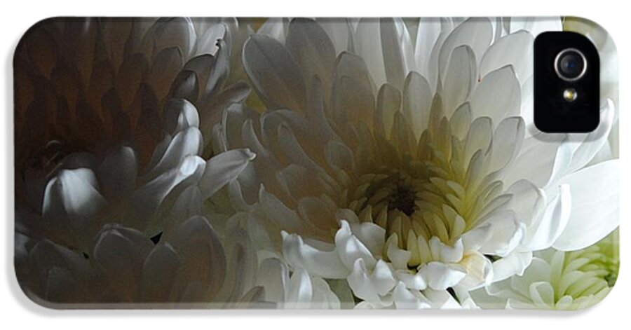 White Chrysanthemum Bouquet - Phone Case